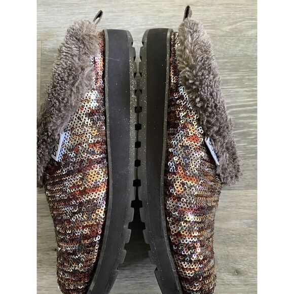 Bob’s from Skechers Gold sequin sparkle Faux Fur Trim slippers size 5 - Picture 10 of 11